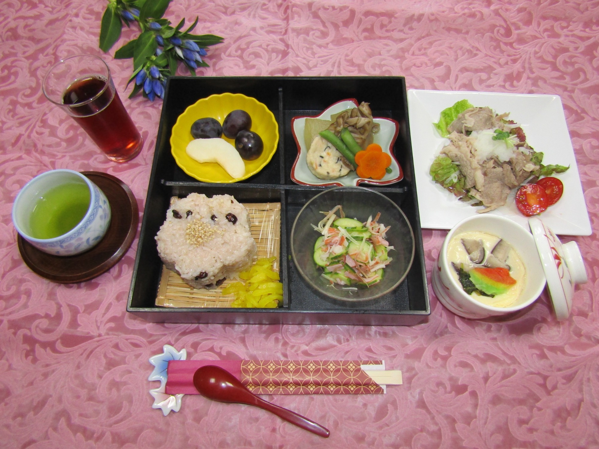 写真：畑仕事のイメージ