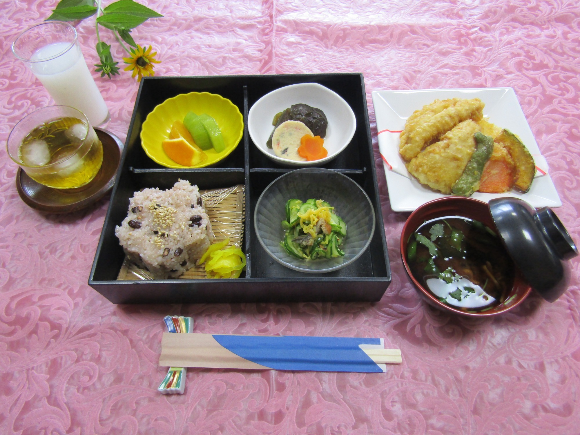 写真：畑仕事のイメージ