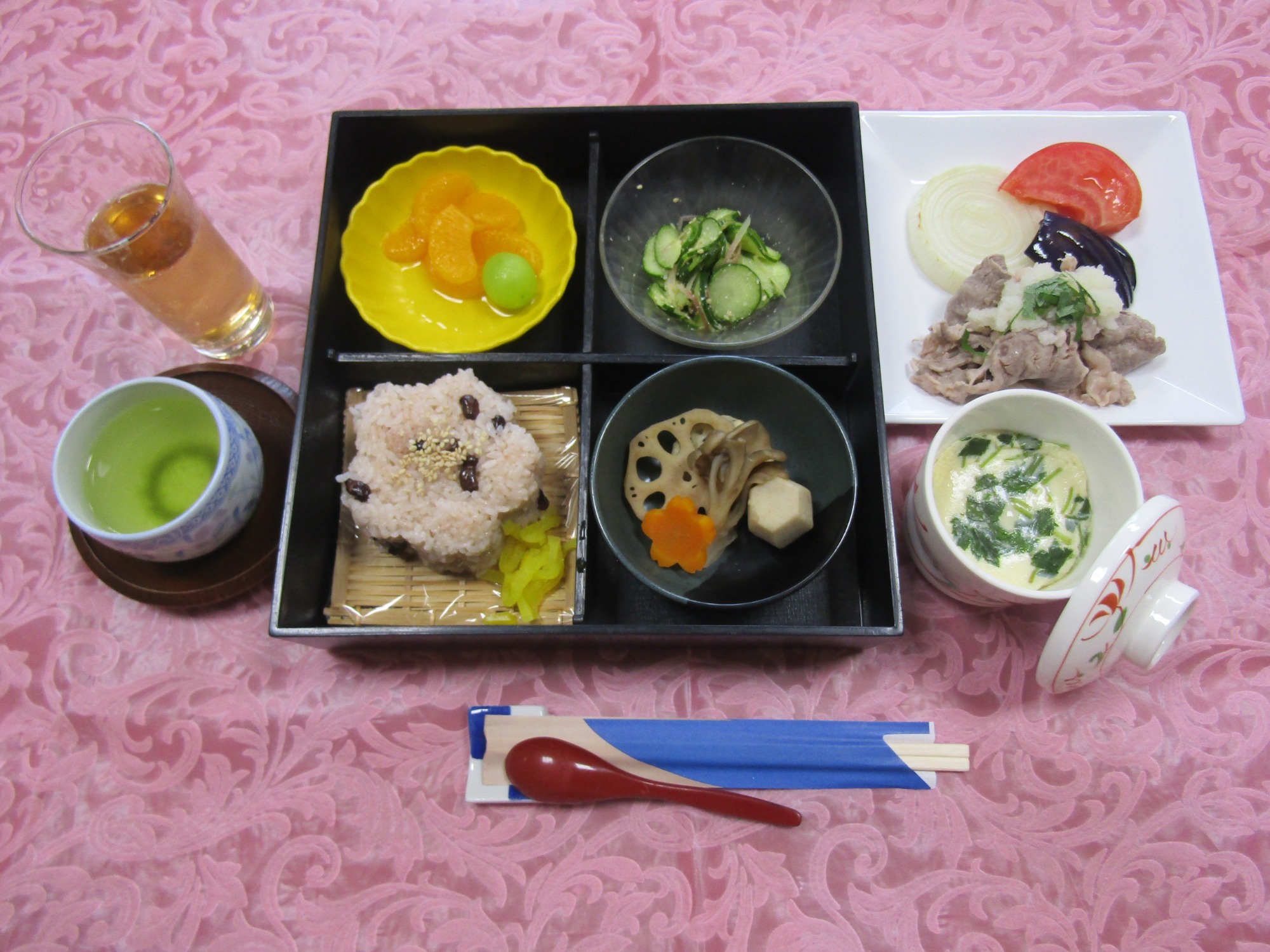 写真：畑仕事のイメージ